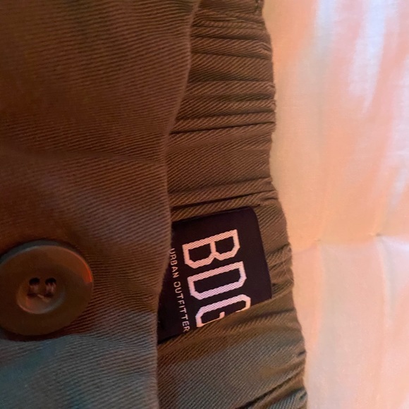 Urban Outfitters Camo pants - Picture 5 of 5